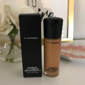 MAC Cosmetics matchmaster foundation in shade 3